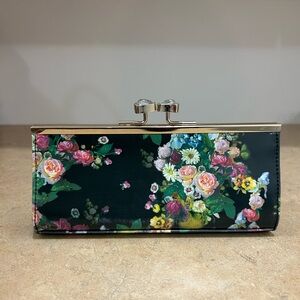 Ted Baker Floral Bow Clasp Women's Wallet Clutch Designer Chic Spring